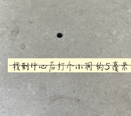 宁晋瓷砖空鼓维修公司专业解答在瓷砖铺贴过程中，如果砂料搅拌不均匀，将会带来以下问题